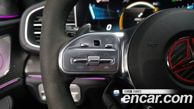 Mercedes-Benz GLE-Class 2021 — Photo 19/33