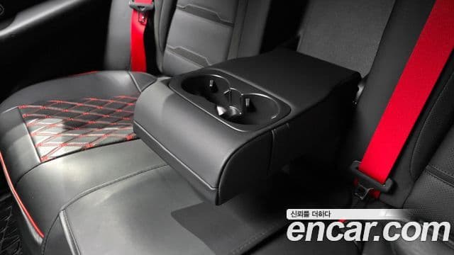 Mercedes-Benz GLE-Class 2021 — Photo 17/33