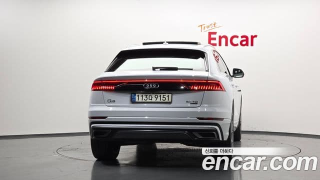 Audi Q7 2021 — ფოტო 4/20