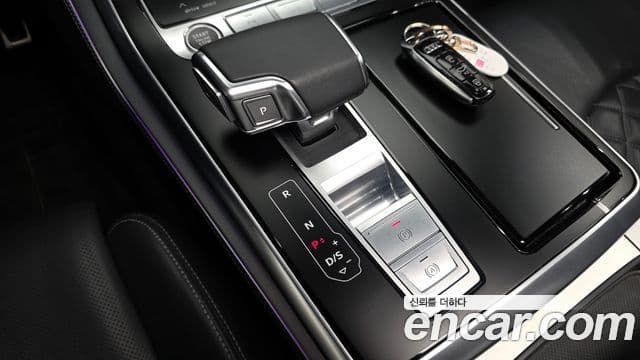 Audi Q7 2021 — ფოტო 9/20