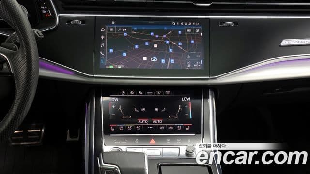 Audi Q7 2021 — ფოტო 13/20