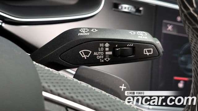 Audi Q8 2021 — Photo 19/39