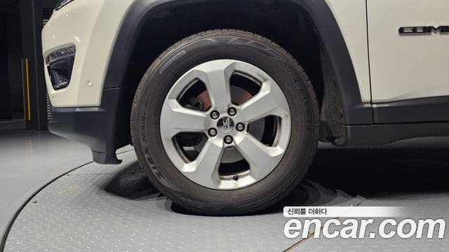Jeep Compass 2021 — фото 5 из 20