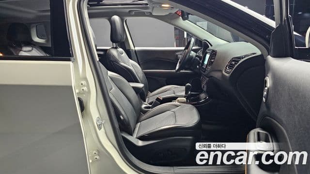 Jeep Compass 2021 — Şəkil 11/20