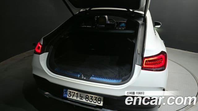Mercedes-Benz GLE-Class 2023 — ფოტო 19/32