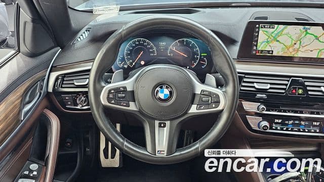 BMW 5 Series 2019 — Фото 13/20