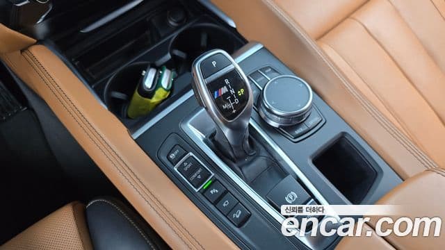 BMW X6 2018 — Şəkil 9/20