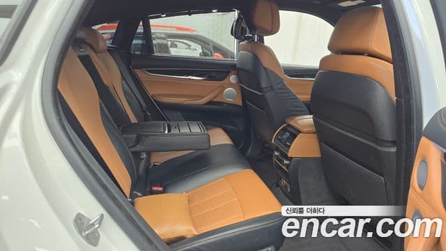 BMW X6 2018 — Şəkil 11/20