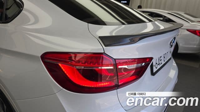 BMW X6 2018 — Photo 27/34