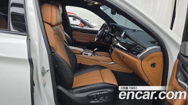 BMW X6 2018 — Photo 9/34