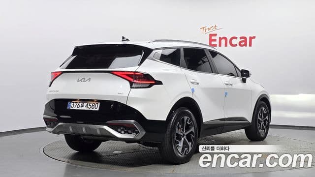 Kia Sportage 2021 — Фото 2/20