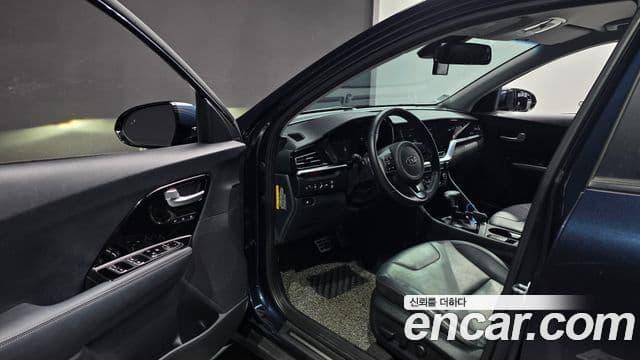 Kia Niro 2019 — ფოტო 10/20