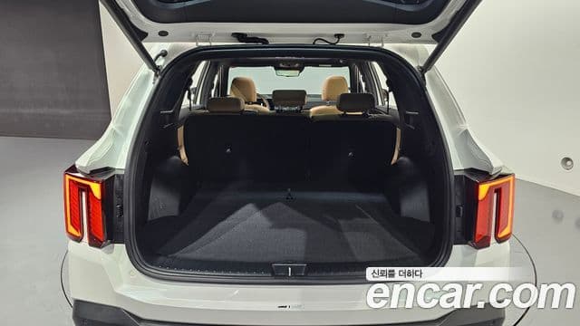 Kia Sorento 2024 — ფოტო 22/36