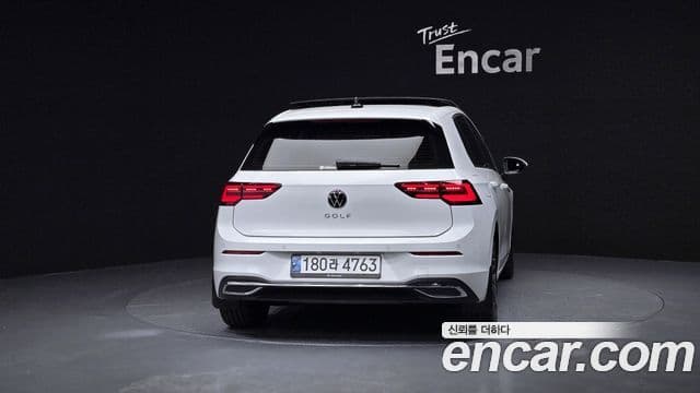 Volkswagen Golf 2024 — ფოტო 4/20