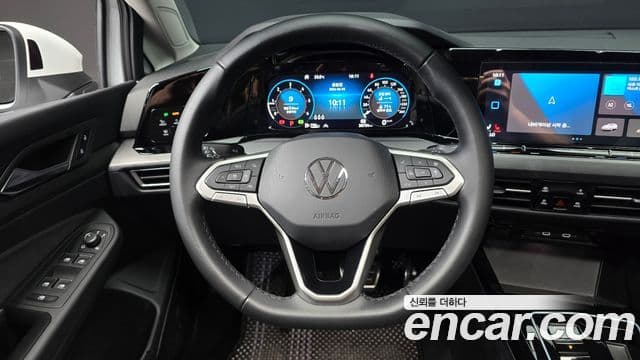 Volkswagen Golf 2024 — ფოტო 12/20