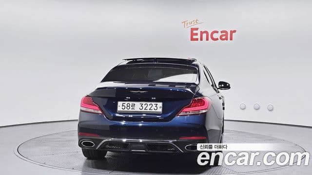 Genesis G70 2018 — ფოტო 14/20
