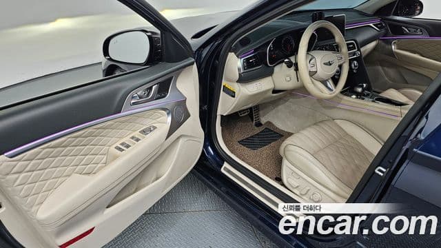 Genesis G70 2018 — ფოტო 16/20