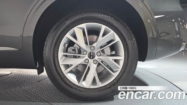 Genesis GV70 2025 — Photo 33/34