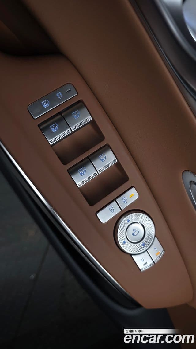Genesis GV70 2025 — Photo 34/34