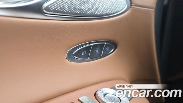 Genesis GV70 2025 — Photo 21/34