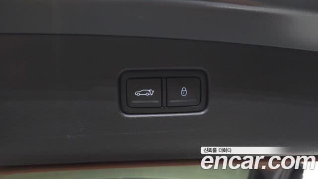 Genesis GV70 2025 — Photo 18/34