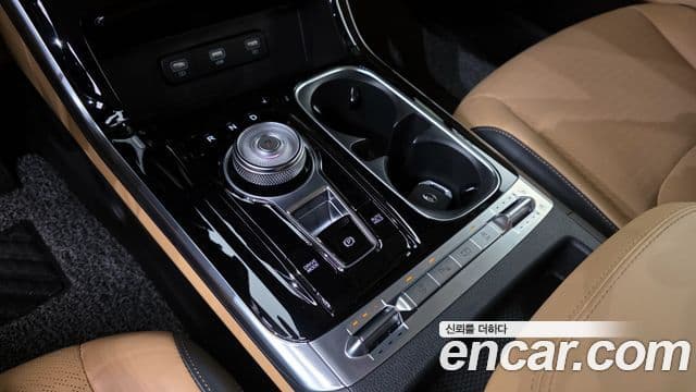 Kia Carnival 2021 — ფოტო 9/20