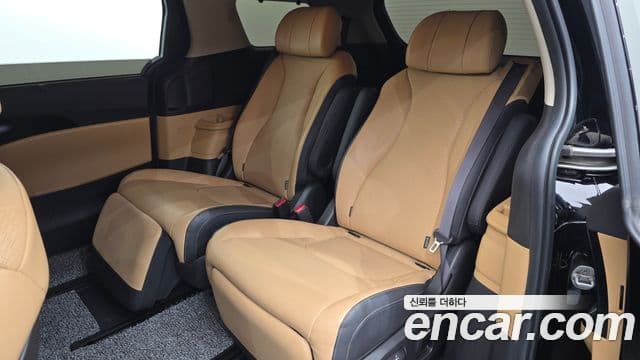 Kia Carnival 2021 — ფოტო 11/20