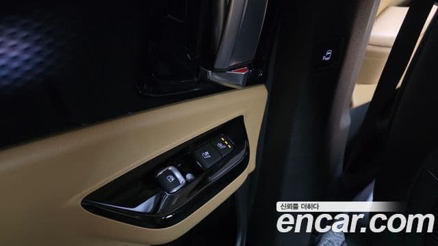 Kia Carnival 2021 — ფოტო 14/20
