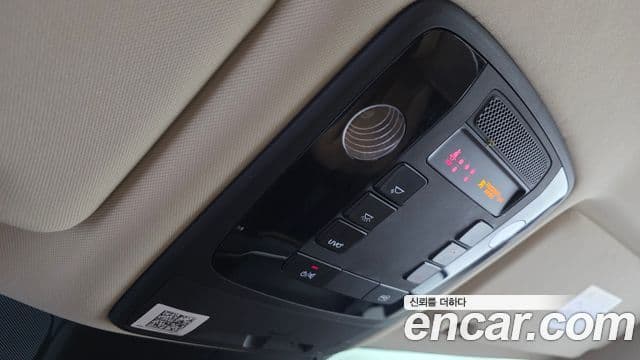 Kia Carnival 2021 — ფოტო 16/20