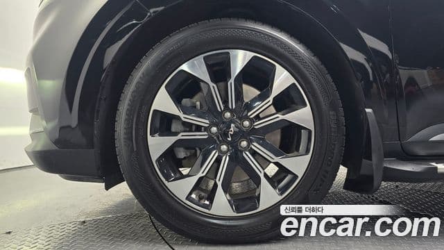 Kia Carnival 2021 — фото 5 из 20