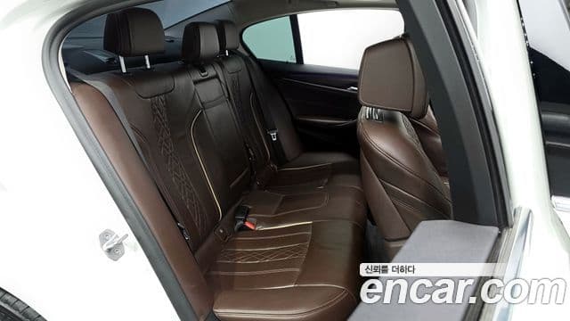 BMW 5 Series 2020 — Şəkil 11/20