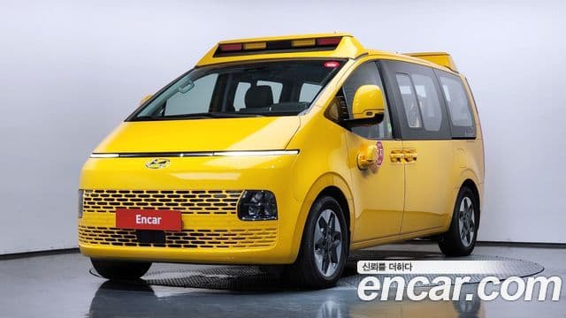 Hyundai Staria 2023 — ფოტო 1/20