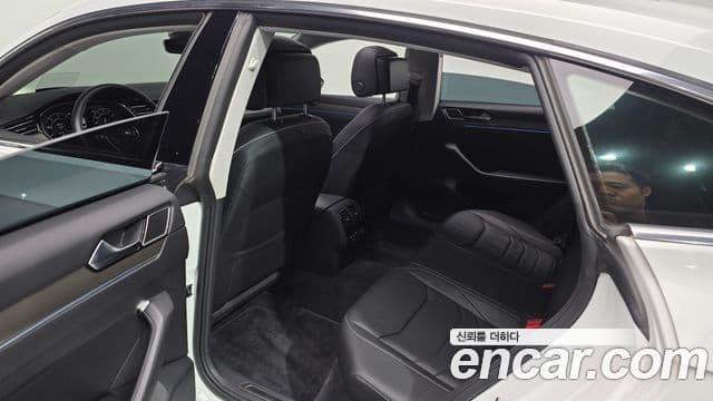 Volkswagen Arteon 2019 — Şəkil 12/20