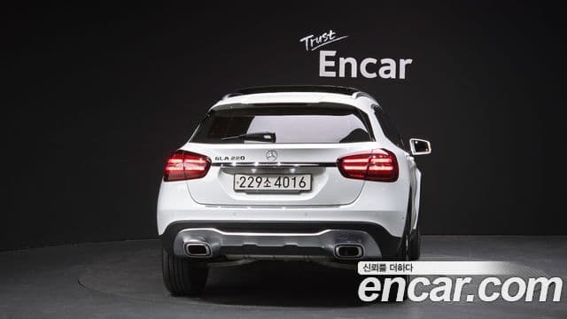 Mercedes-Benz GLA-Class 2018 — Фото 4/20