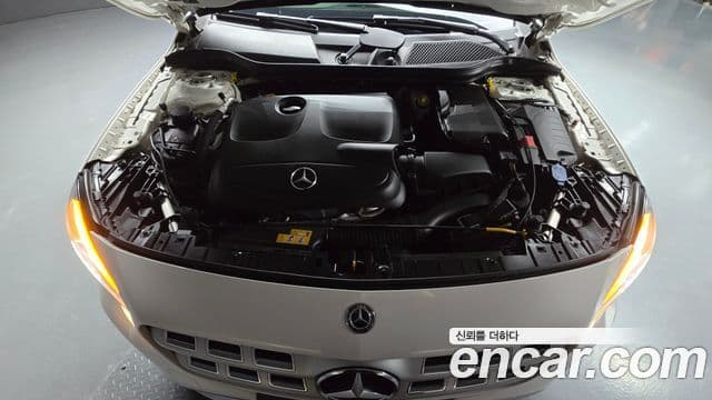 Mercedes-Benz GLA-Class 2018 — Фото 6/20
