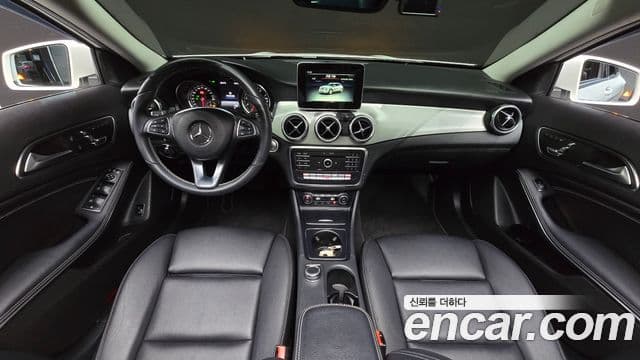 Mercedes-Benz GLA-Class 2018 — Фото 7/20