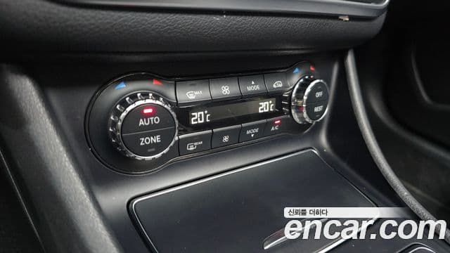 Mercedes-Benz GLA-Class 2018 — Фото 18/20