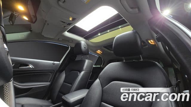 Mercedes-Benz GLA-Class 2018 — Фото 19/20