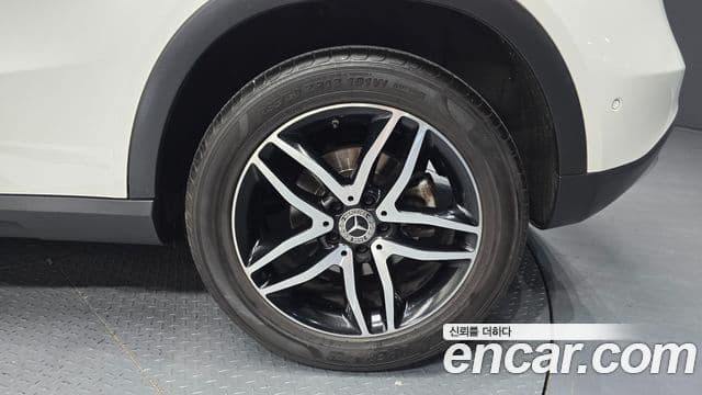 Mercedes-Benz GLA-Class 2018 — Photo 2/31