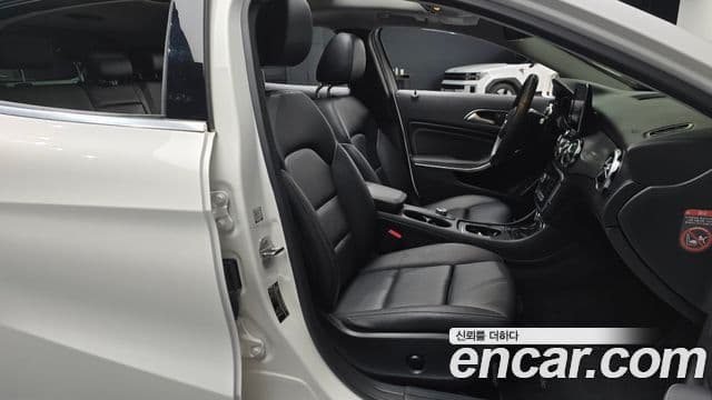 Mercedes-Benz GLA-Class 2018 — Photo 22/31