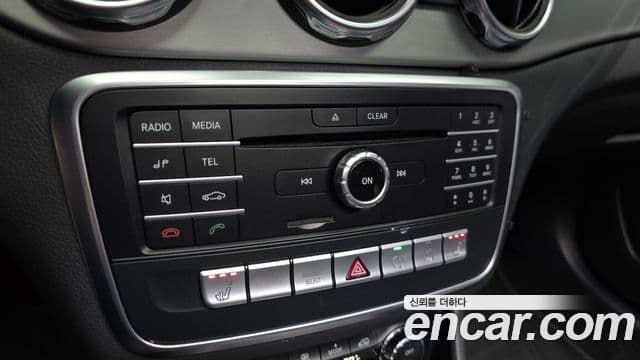 Mercedes-Benz GLA-Class 2018 — Photo 14/31