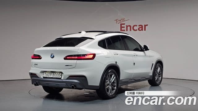 BMW X4 2020 — Photo 25/36