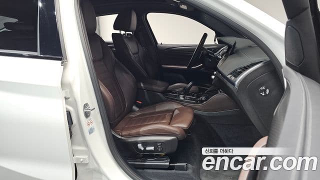BMW X4 2020 — Photo 21/36