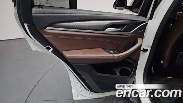 BMW X4 2020 — Photo 29/36