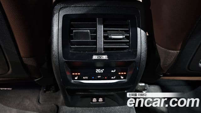 BMW X4 2020 — Photo 14/36