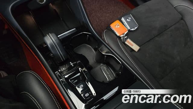 Volvo XC40 2021 — ფოტო 9/20