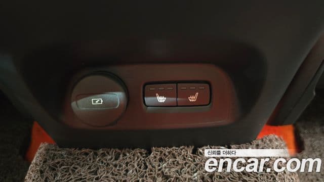 Volvo XC40 2021 — Photo 5/30