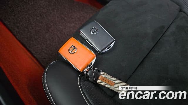 Volvo XC40 2021 — Photo 17/30