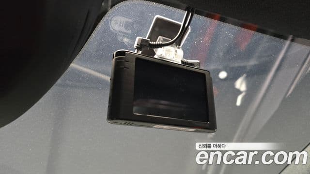 Volvo XC40 2021 — Photo 15/30