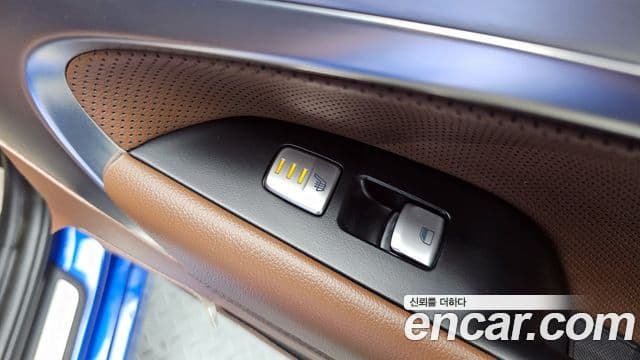 Genesis G70 2018 — ფოტო 19/34